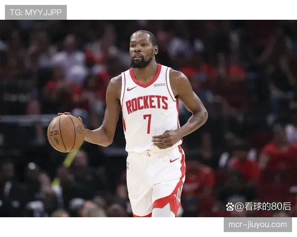 特写：凯文·杜兰特在客场收获MVP呼声，赛后向球迷挥手致意